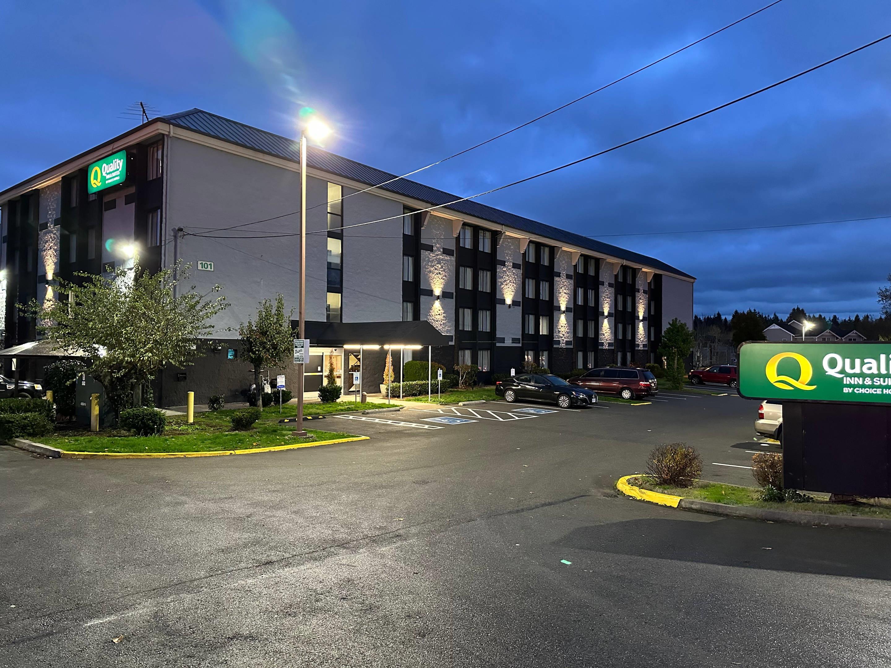 Hotel exterior | Quality Inn & Suites Everett