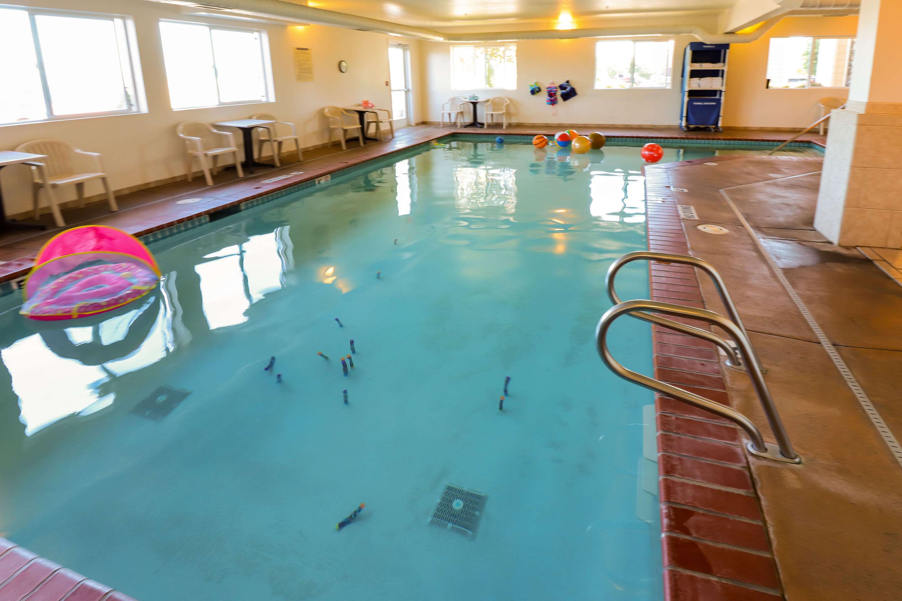 Indoor pool with hot tub