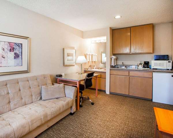 Suite - Comfort Inn Kirkland