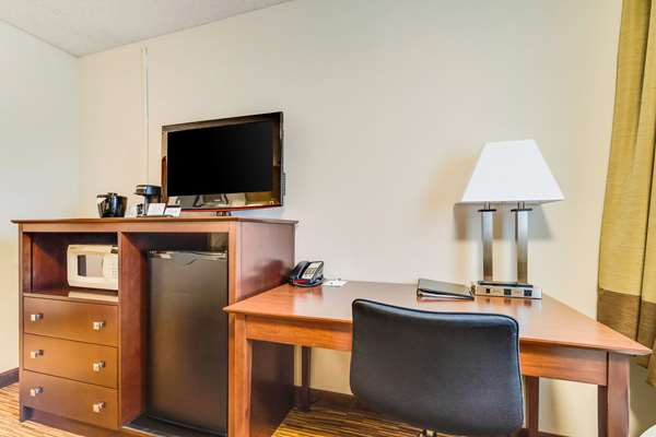  - Quality Inn & Suites Lacey - I-5, Exit 109