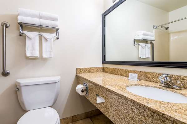  - Quality Inn & Suites Lacey - I-5, Exit 109