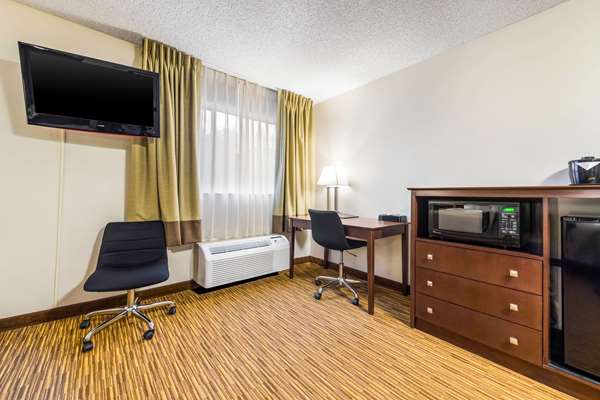 Suite - Quality Inn & Suites Lacey - I-5, Exit 109