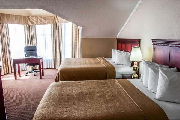 Suite - Quality Inn & Suites Fife - I-5, Exit 137