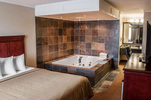  - Quality Inn & Suites Fife - I-5, Exit 137