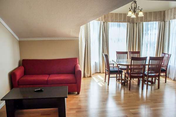 Suite - Quality Inn & Suites Fife - I-5, Exit 137