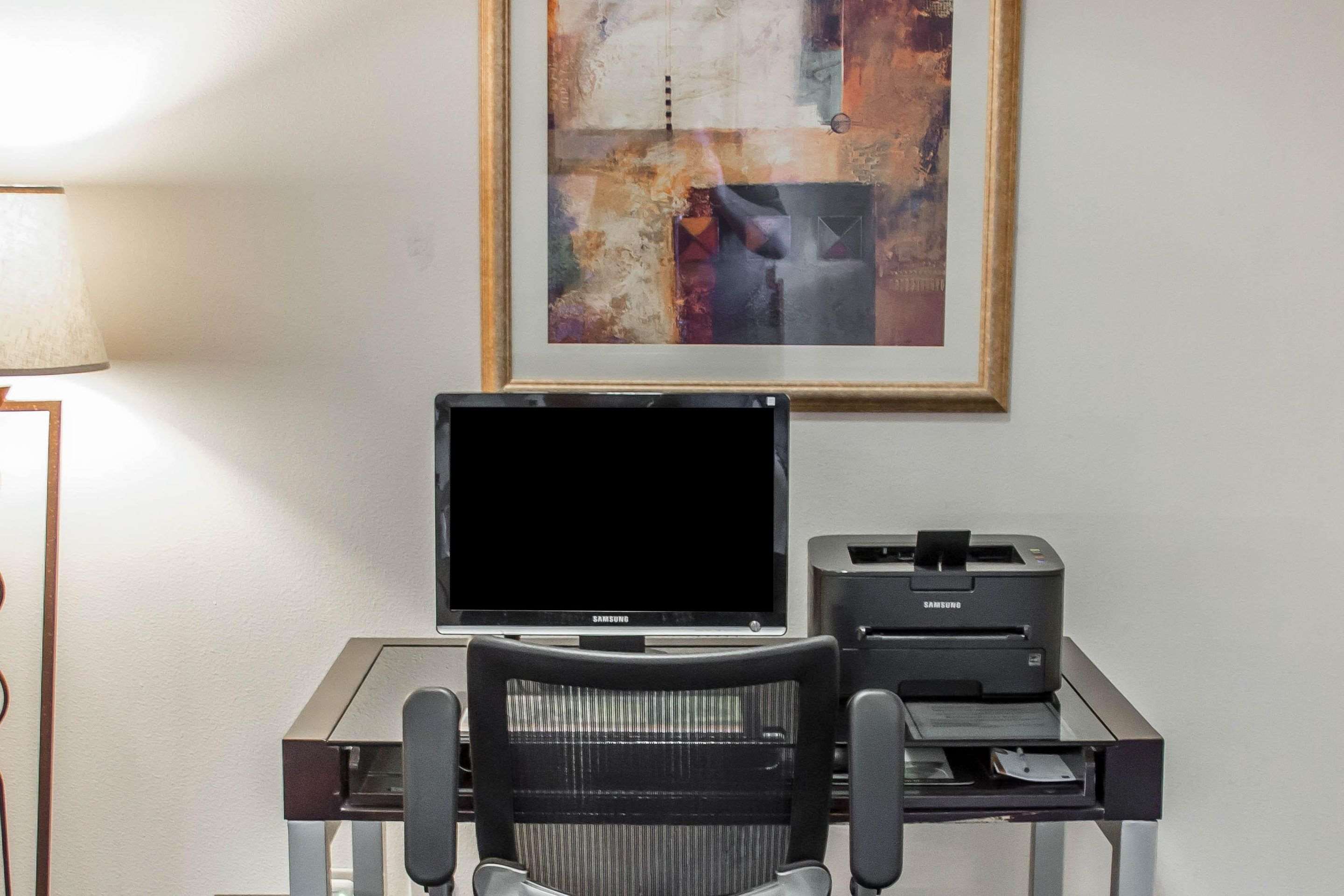 Business center with free wireless Internet access