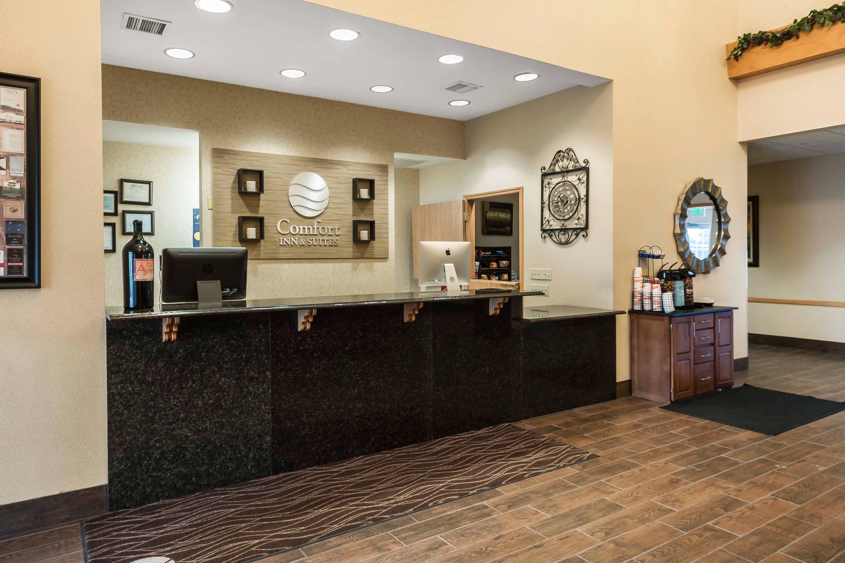 Front desk | Comfort Inn And Suites Walla Walla