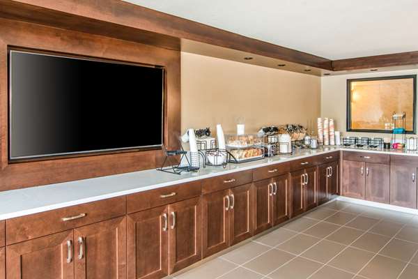 Amenities - Comfort Inn & Suites Vancouver - I-5, Exit 1C