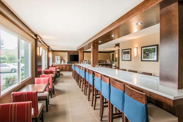 Amenities - Comfort Inn & Suites Vancouver - I-5, Exit 1C