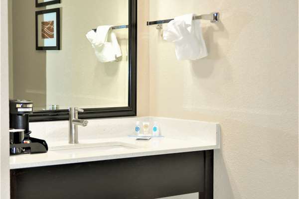  - Comfort Inn & Suites Vancouver - I-5, Exit 1C
