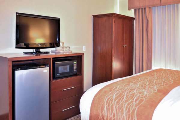  - Comfort Inn & Suites Vancouver - I-5, Exit 1C