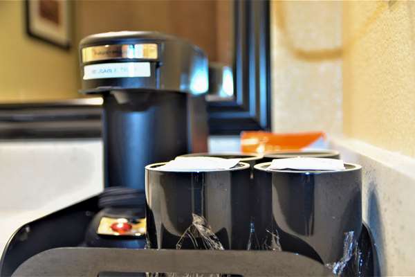  - Comfort Inn & Suites Vancouver - I-5, Exit 1C