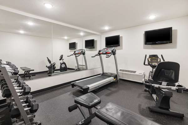 Fitness/ Exercise Room - Comfort Inn & Suites Vancouver - I-5, Exit 1C