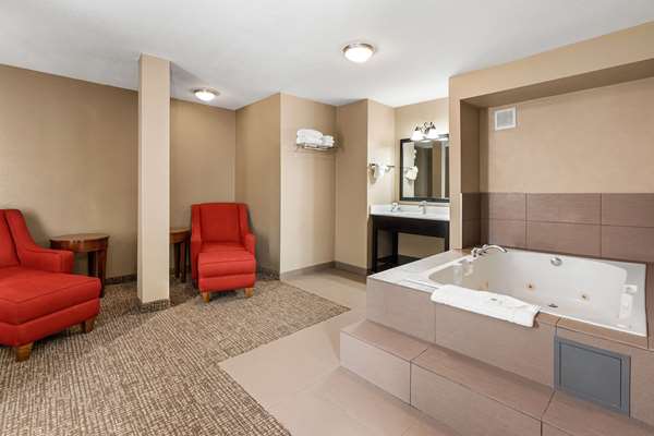 Suite - Comfort Inn & Suites Vancouver - I-5, Exit 1C