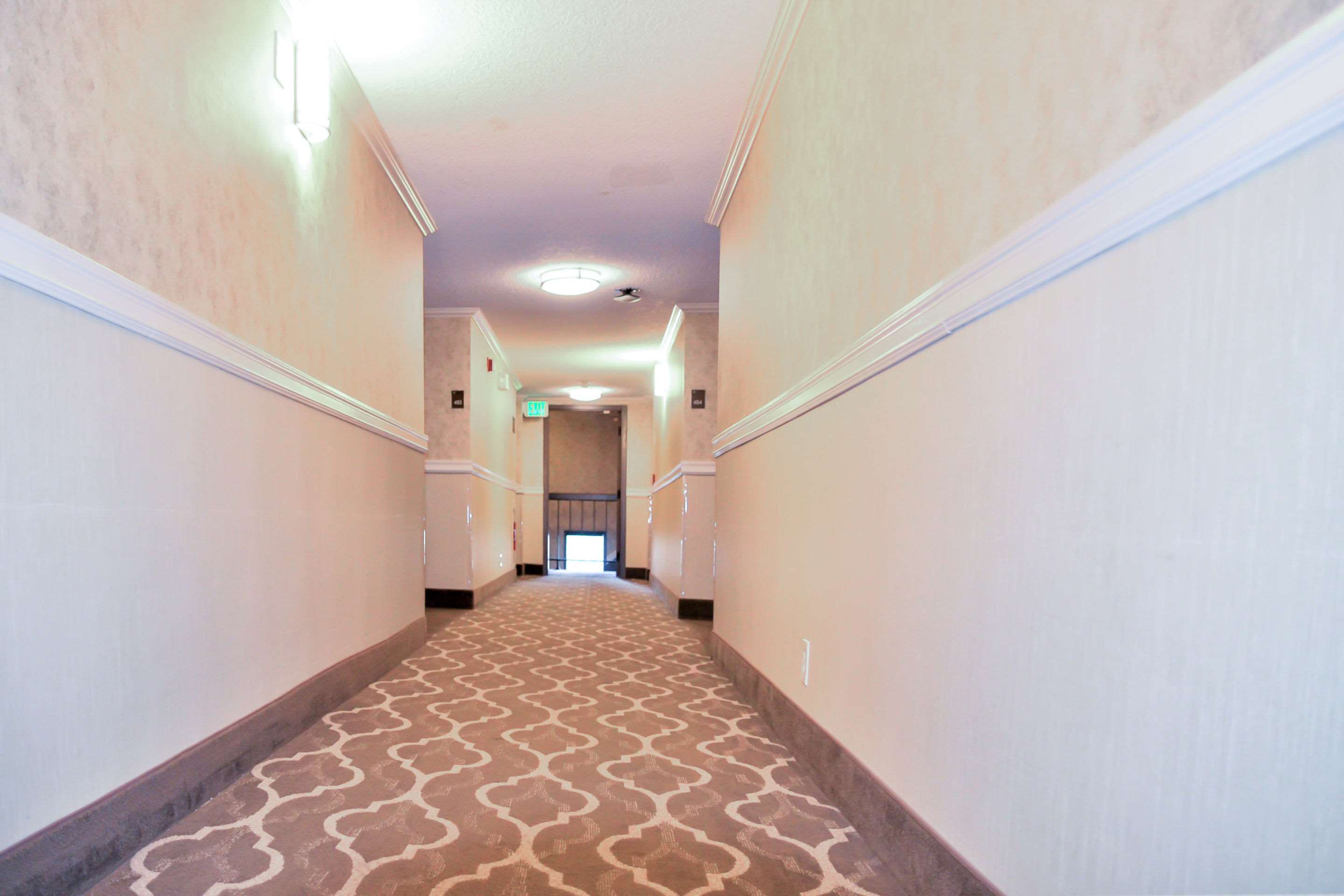 Corridor | Comfort Inn & Suites Vancouver Downtown City Center