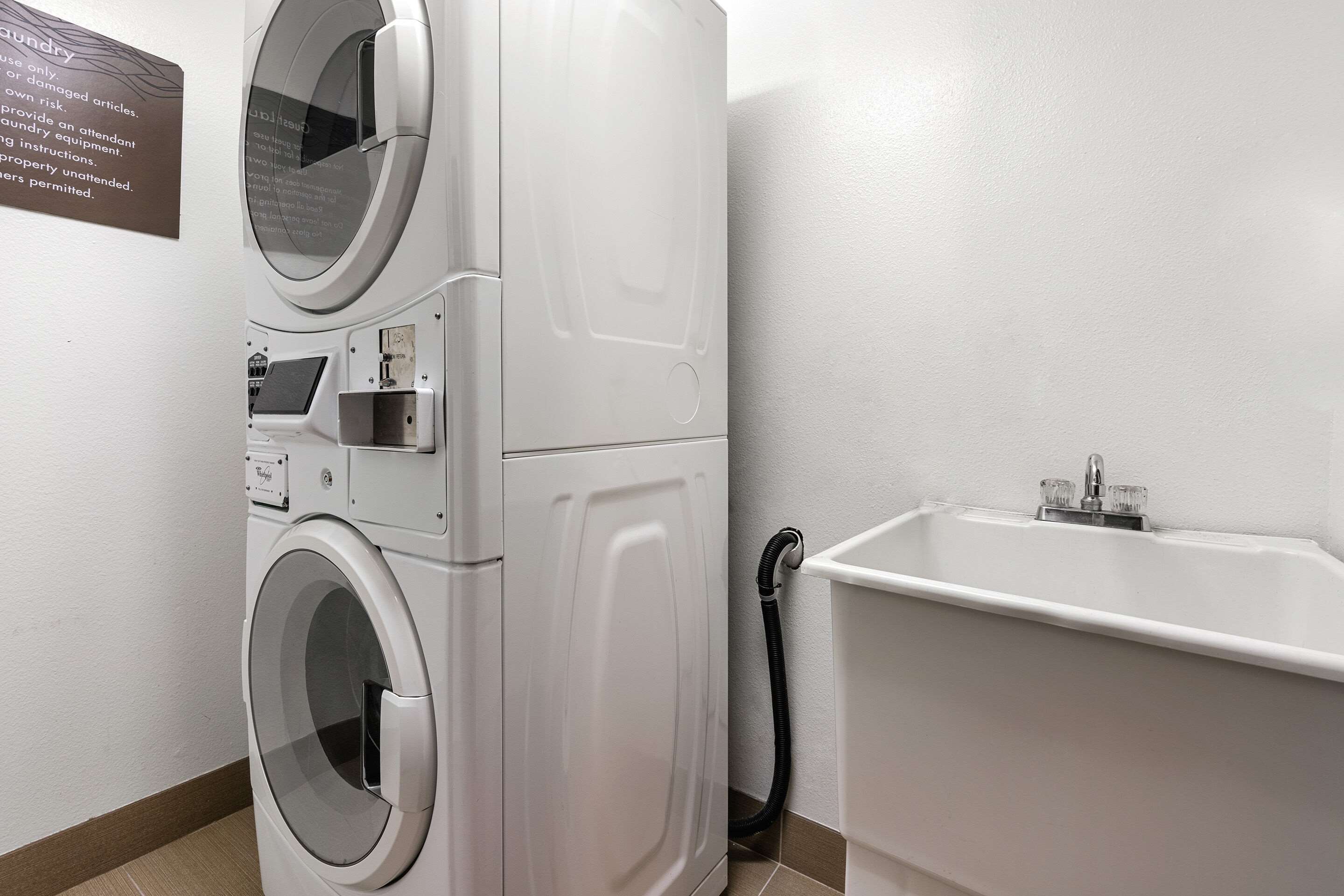 Guest laundry facilities | Comfort Inn & Suites Vancouver Downtown City Center