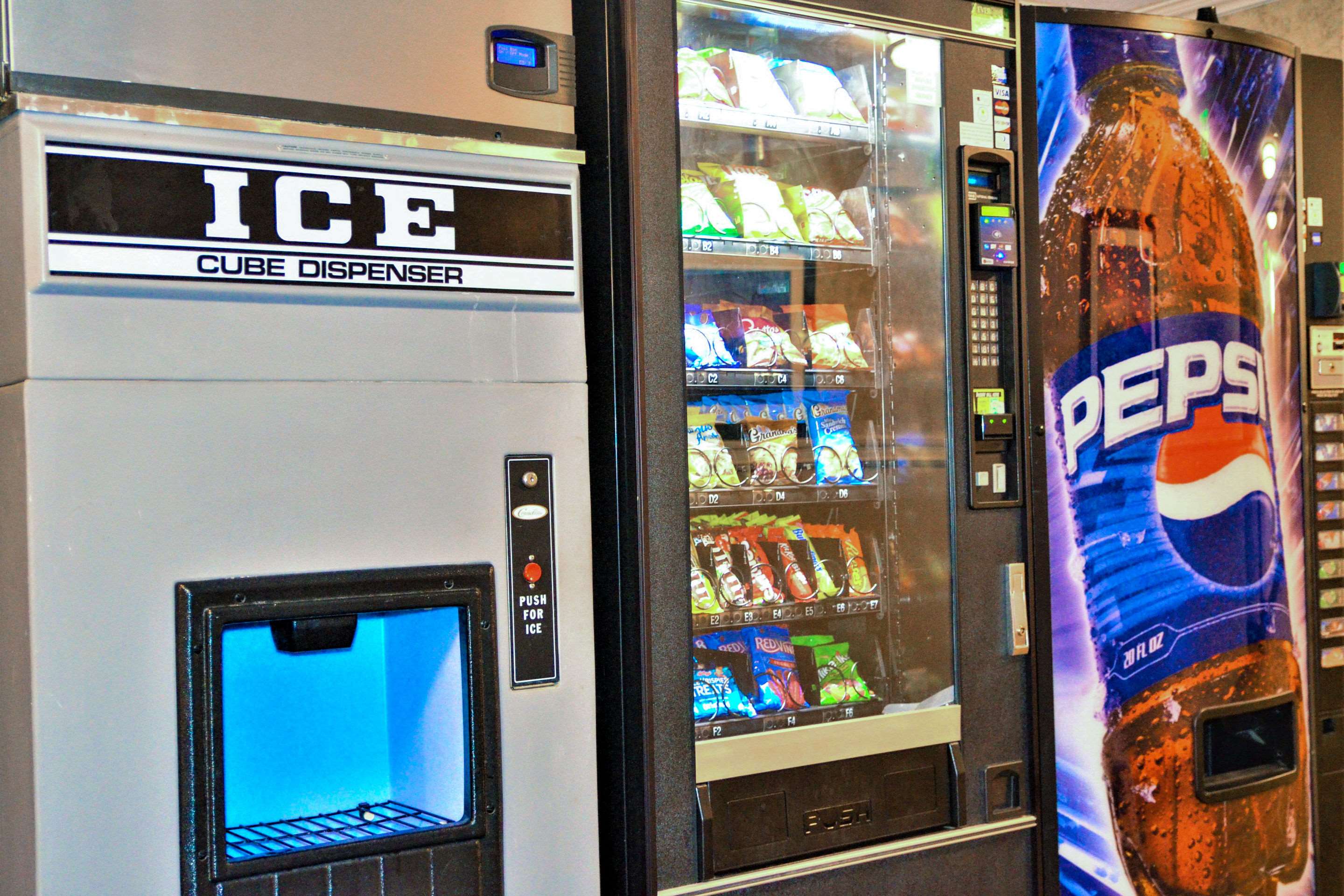 Hotel vending area | Comfort Inn & Suites Vancouver Downtown City Center