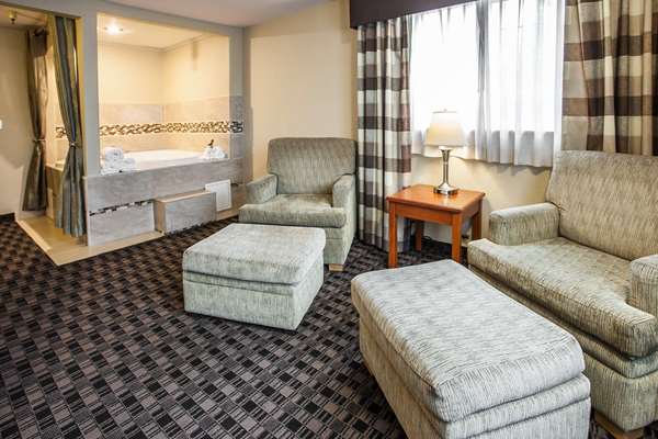 Suite - Clarion Hotel Renton