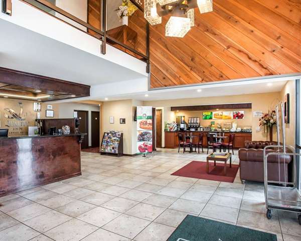 Pool - Quality Inn Okanogan