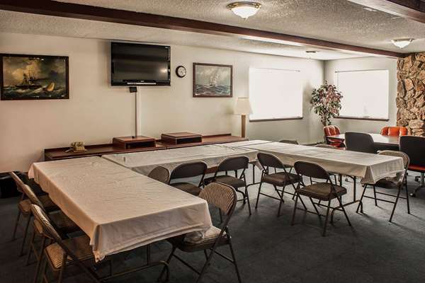  - Econo Lodge Inn & Suites Hoquiam