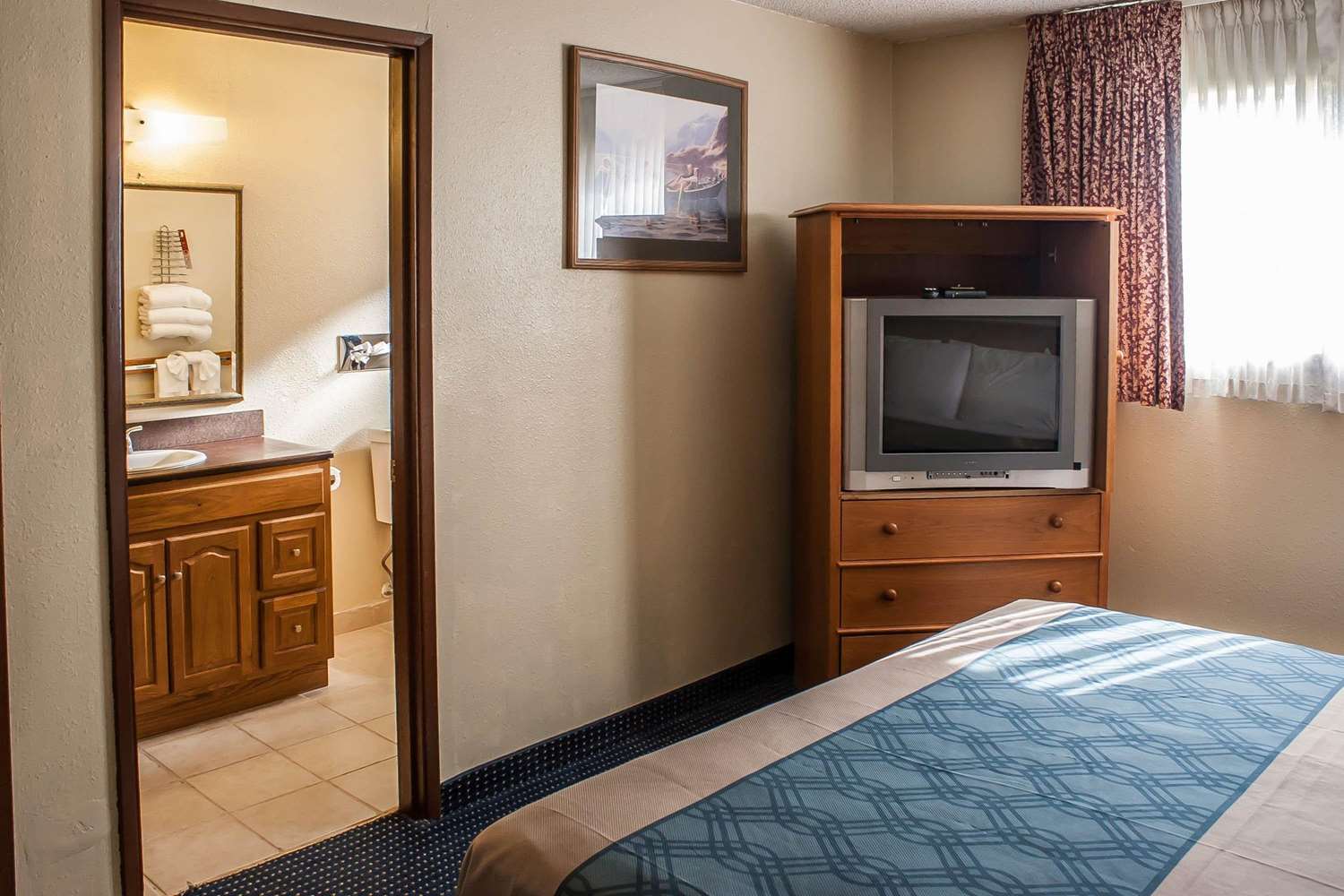 Econo Lodge Inn & Suites Hoquiam,