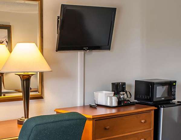  - Econo Lodge Inn & Suites Hoquiam