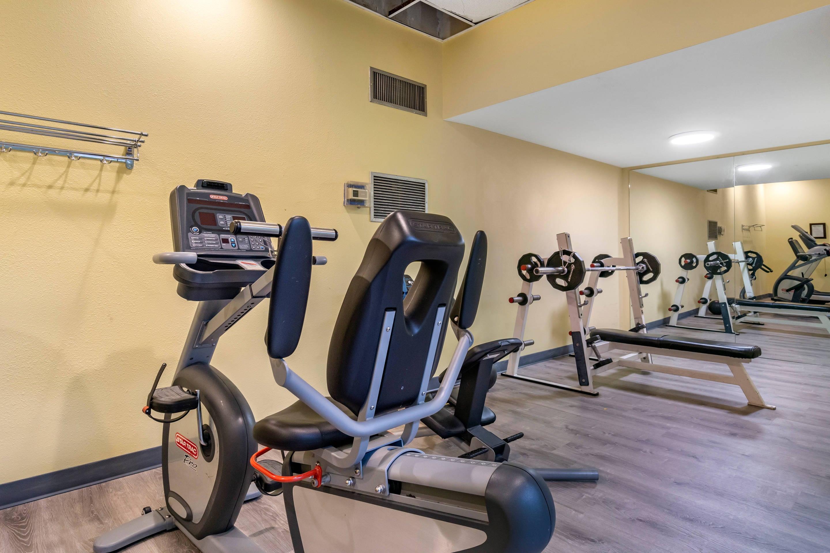 Exercise room | Comfort Inn & Suites Seattle North