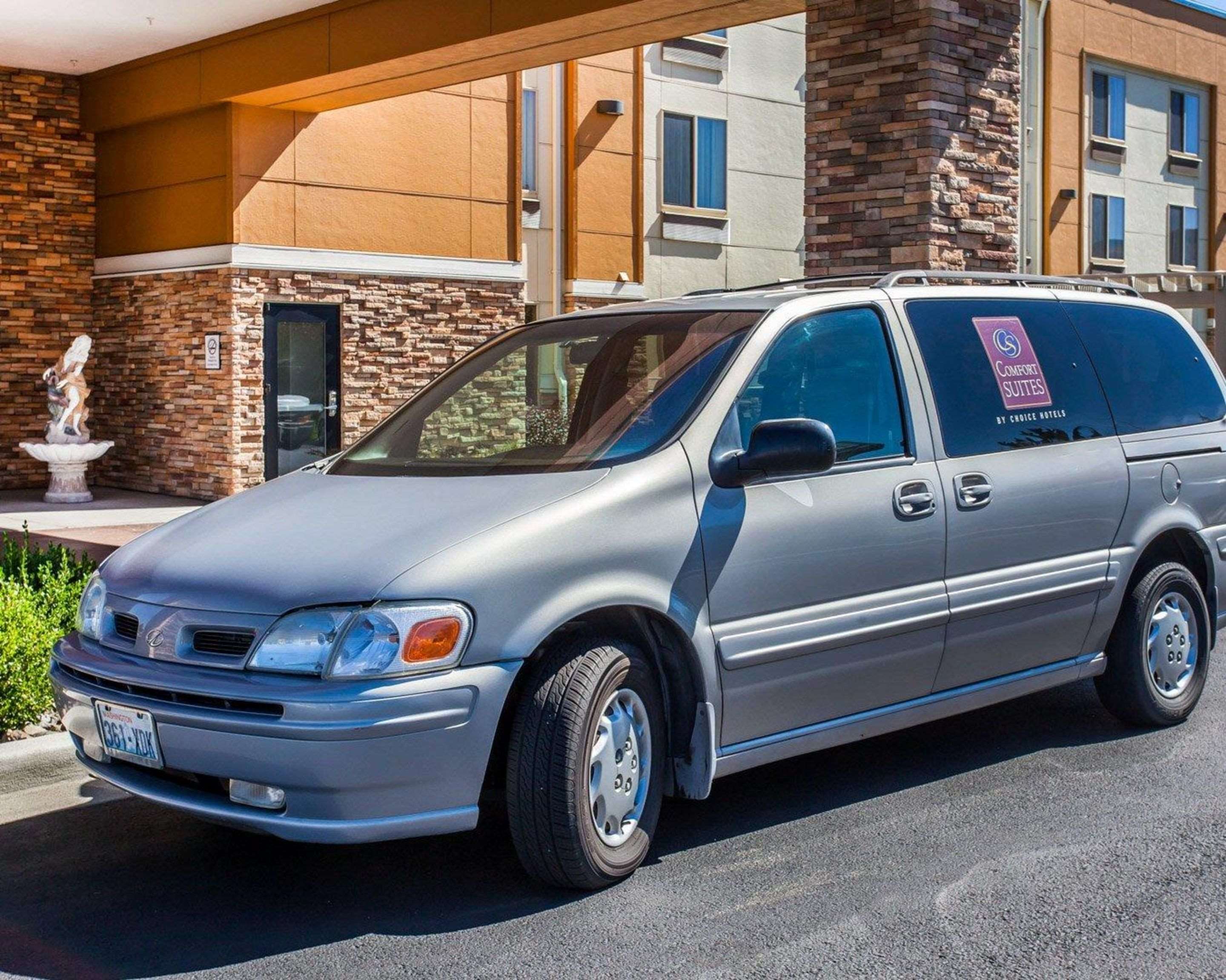 Hotel shuttle available | Comfort Suites Wenatchee Gateway