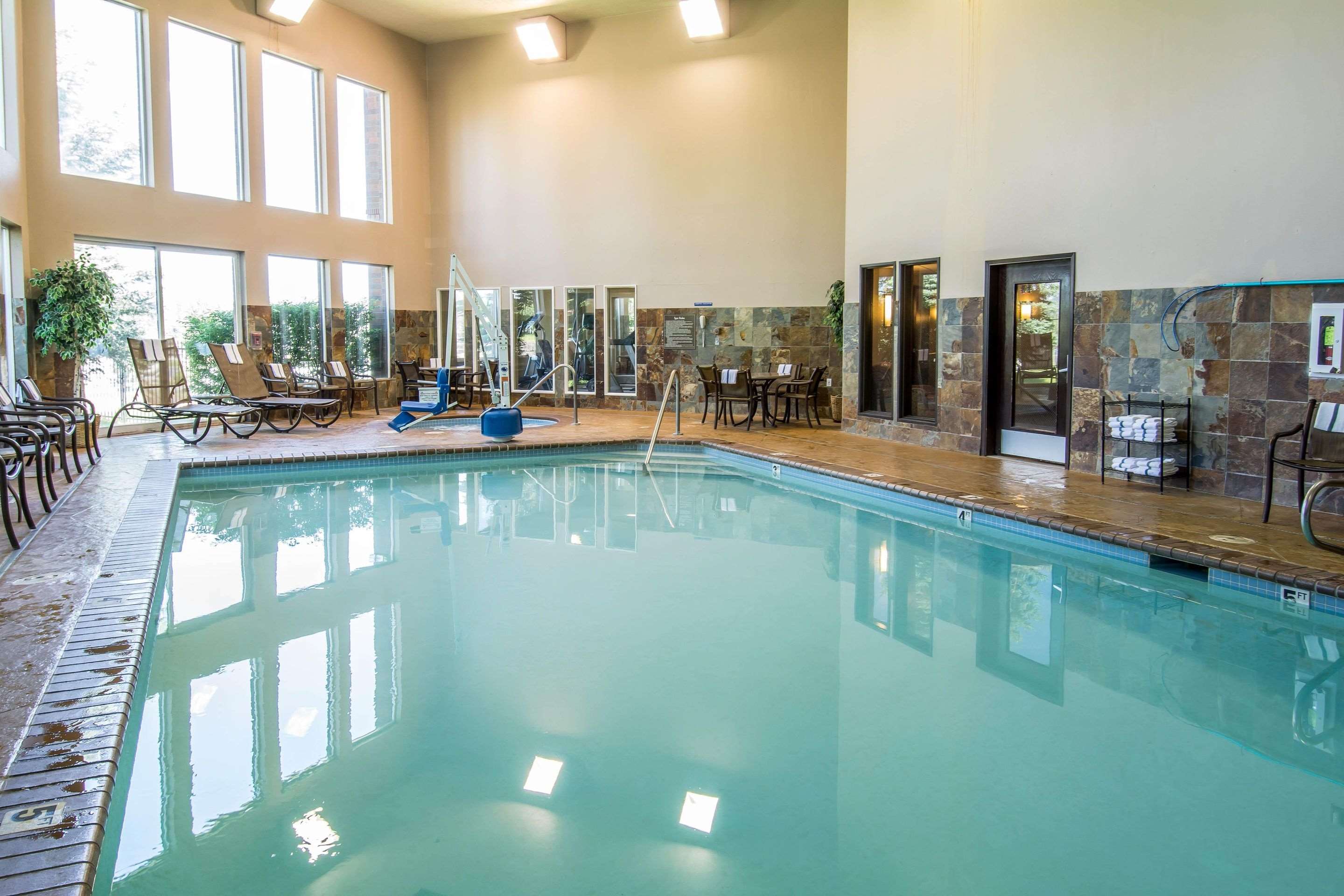 Indoor heated pool | Comfort Inn & Suites Spokane Valley