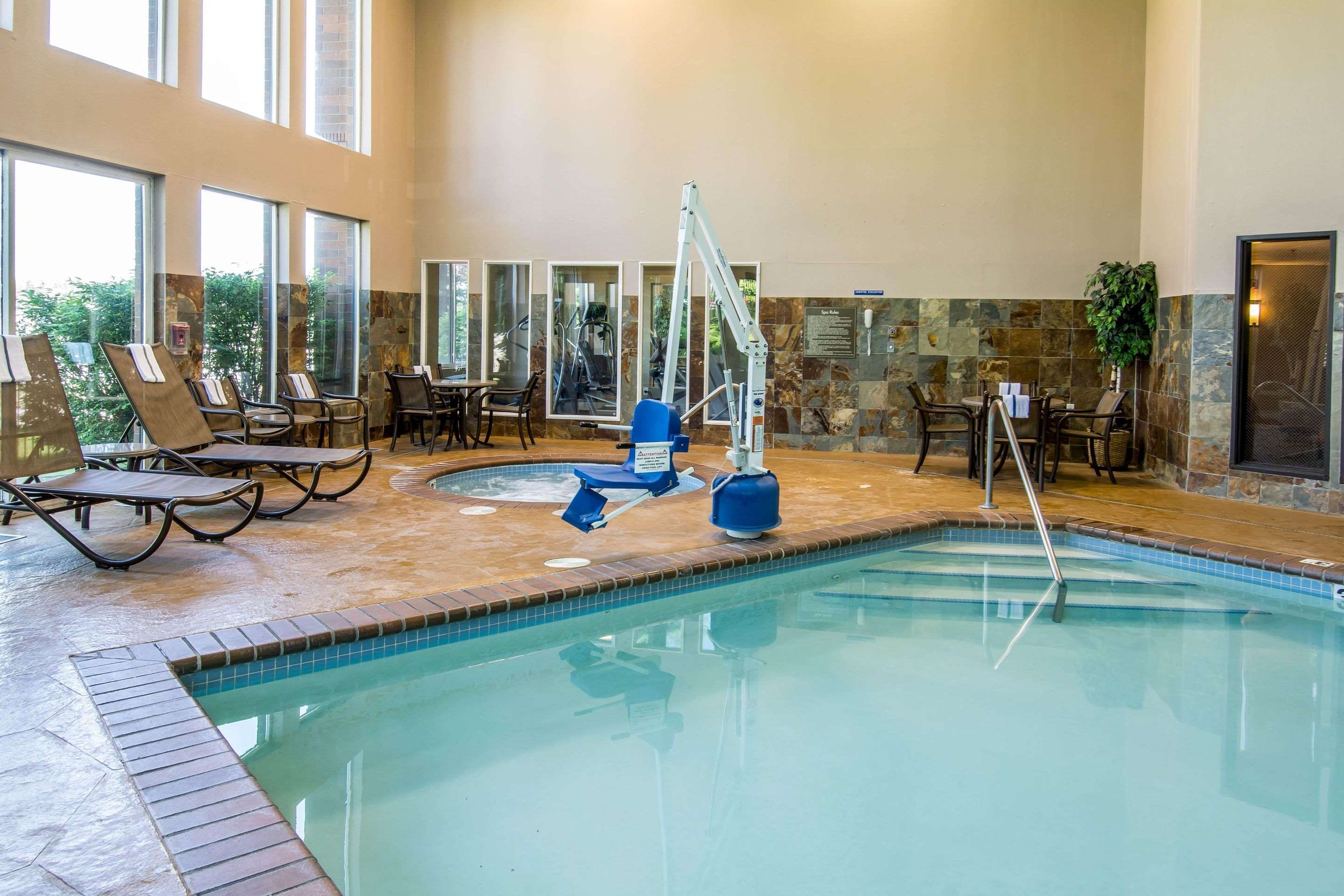 Indoor heated pool with hot tub | Comfort Inn & Suites Spokane Valley