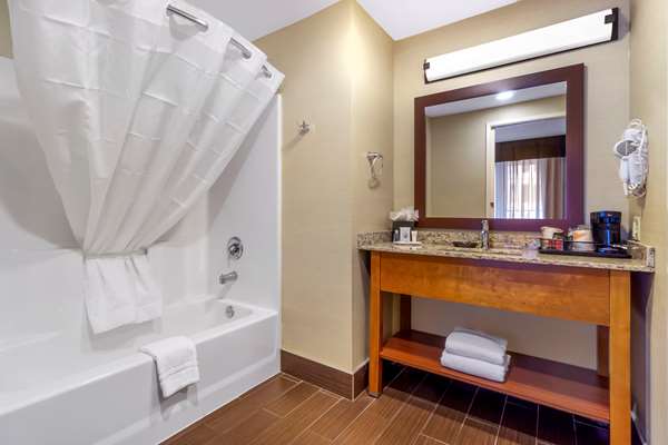  - Comfort Inn & Suites SeaTac
