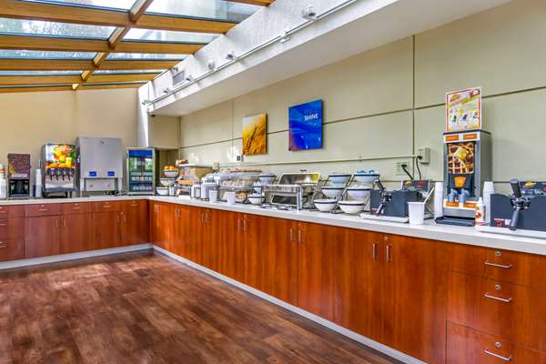 Amenities - Comfort Inn & Suites SeaTac