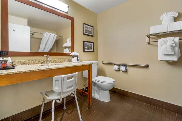  - Comfort Inn & Suites SeaTac