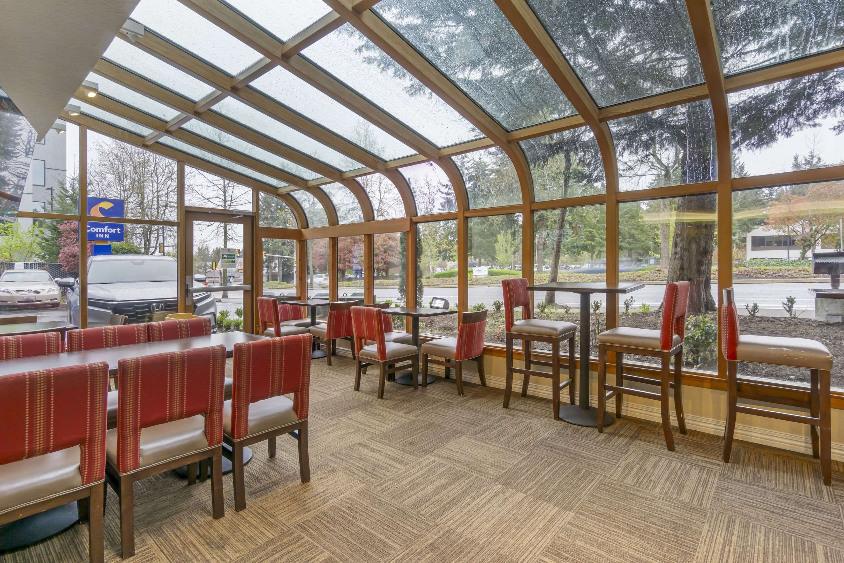 Enjoy breakfast in this seating area | Comfort Inn & Suites SeaTac