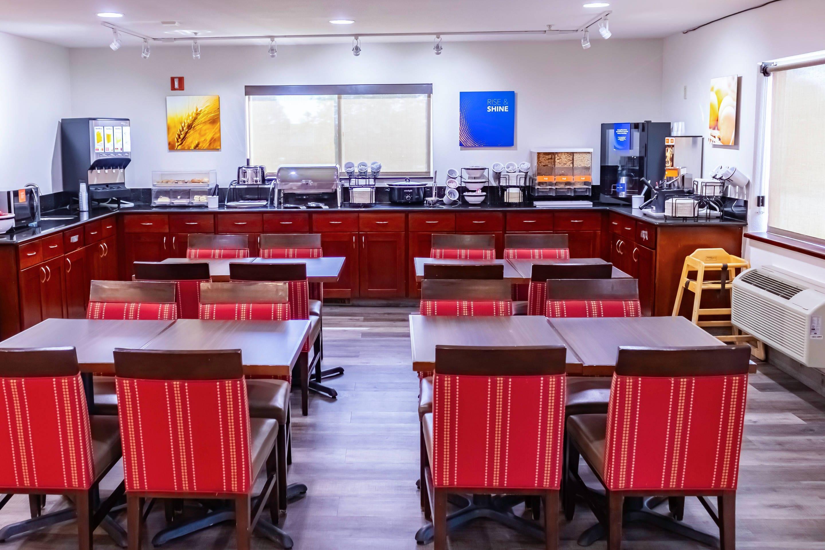 Breakfast area | Comfort Inn Kennewick Richland