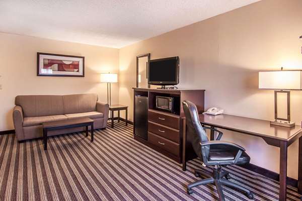 Suite - Quality Inn & Suites Vancouver - I-5, Exit 4