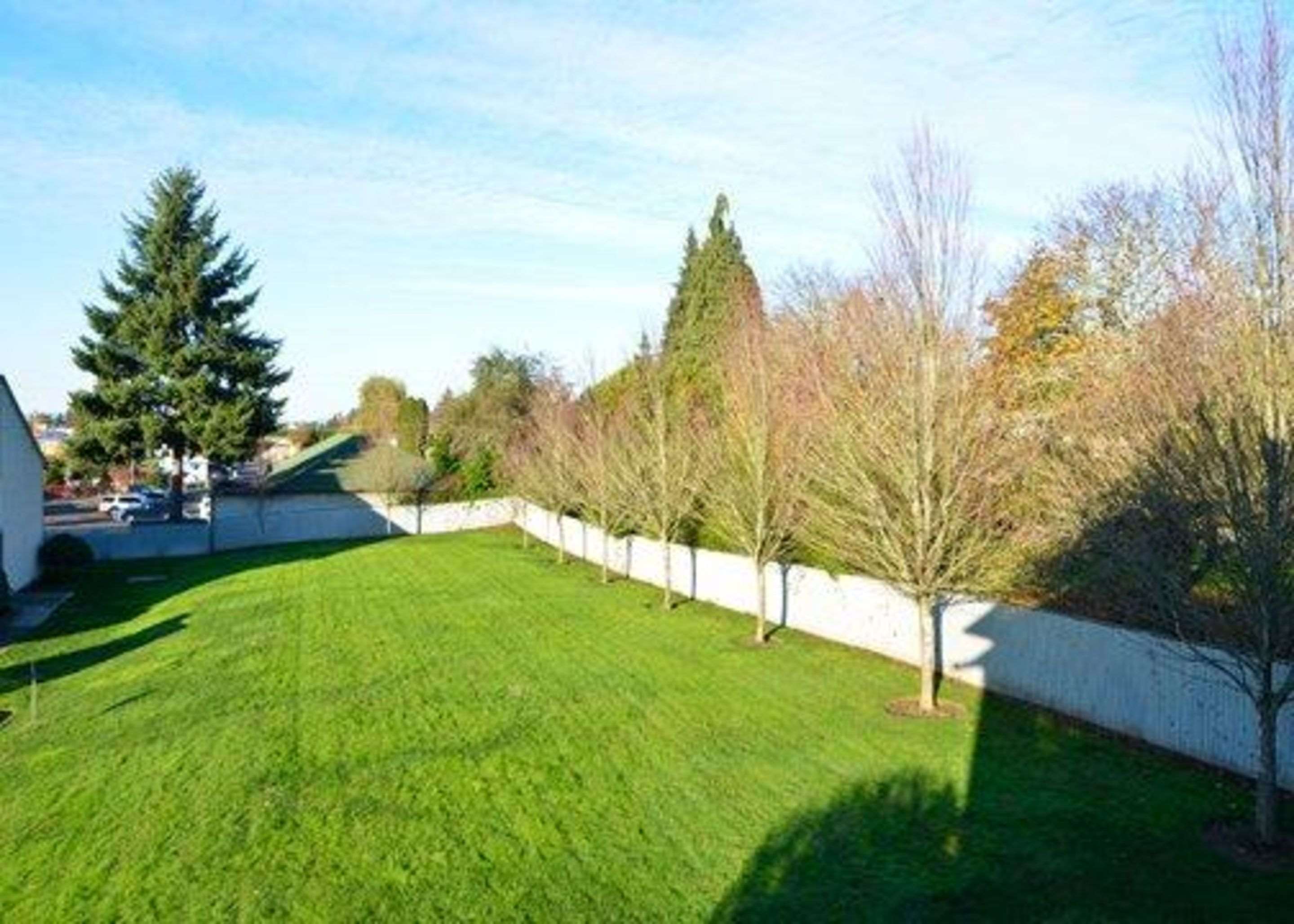 Spacious pet exercise area | Quality Inn And Suites Vancouver
