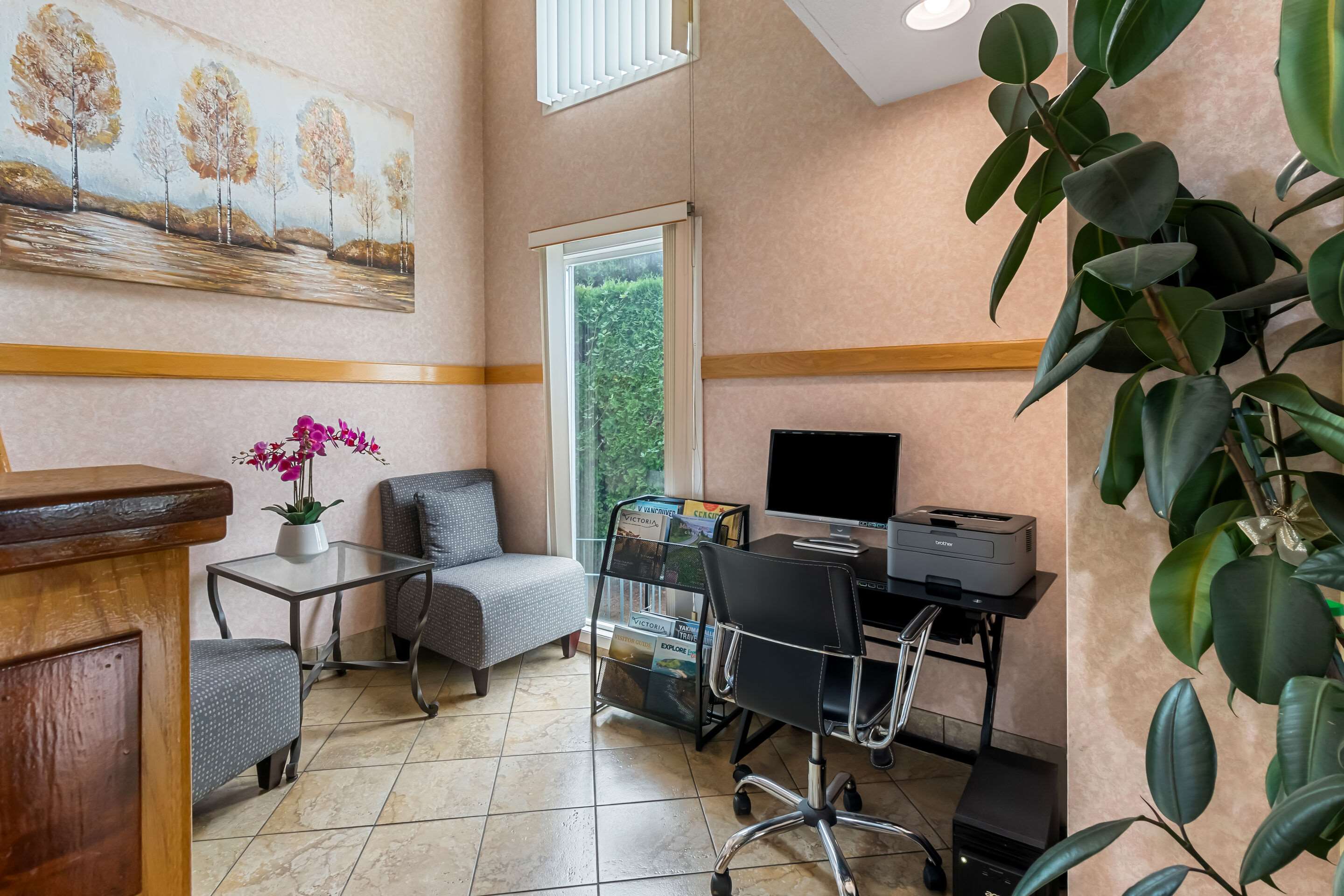 Business center | Quality Inn And Suites Vancouver
