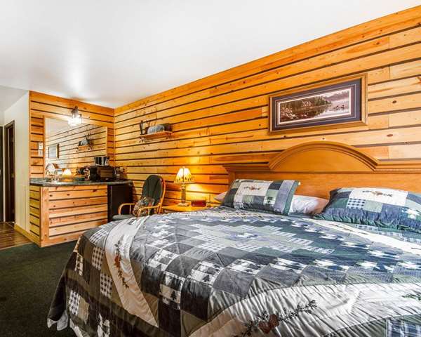  - Rodeway Inn & Suites Madison - I-39, I-90 & I-94, Exit 135