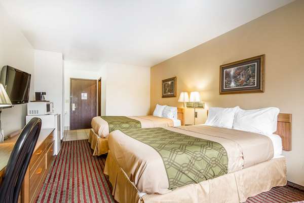  - Rodeway Inn & Suites Madison - I-39, I-90 & I-94, Exit 135