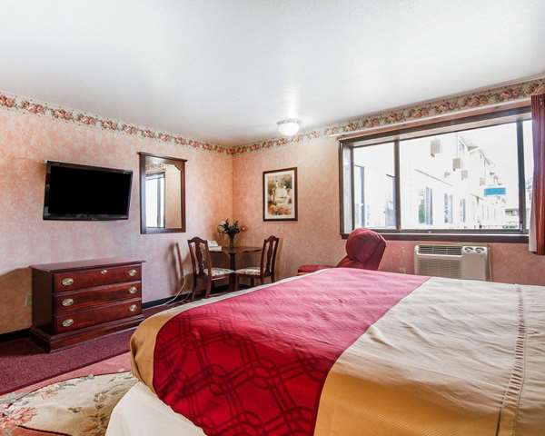  - Rodeway Inn & Suites Madison - I-39, I-90 & I-94, Exit 135