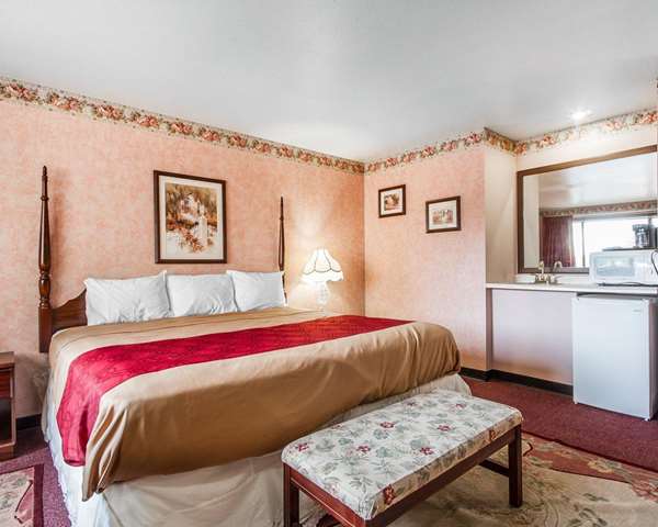  - Rodeway Inn & Suites Madison - I-39, I-90 & I-94, Exit 135