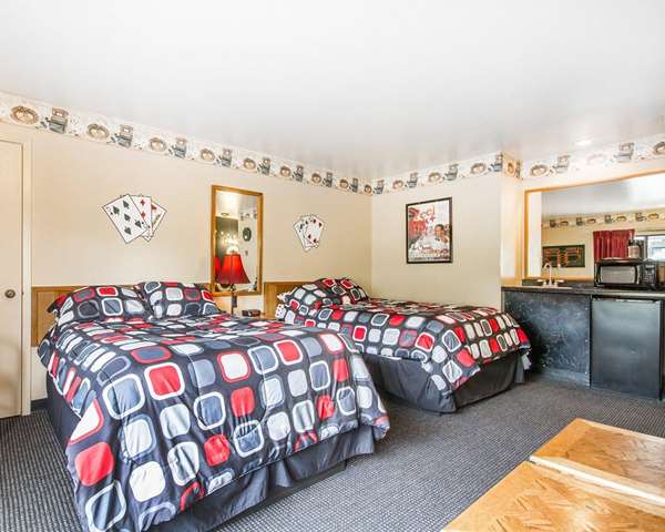  - Rodeway Inn & Suites Madison - I-39, I-90 & I-94, Exit 135