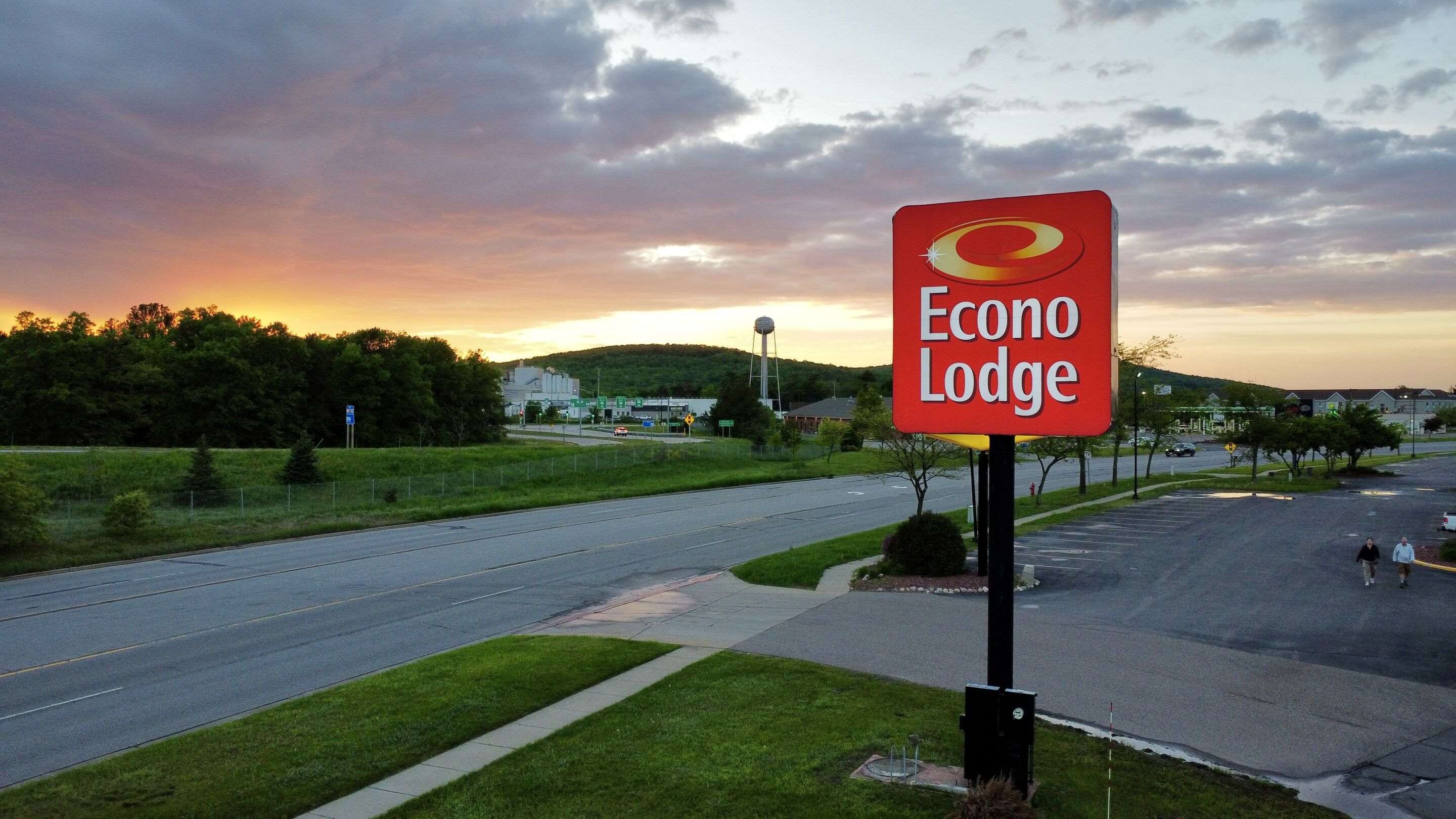 Hotel exterior | Econo Lodge Rothschild