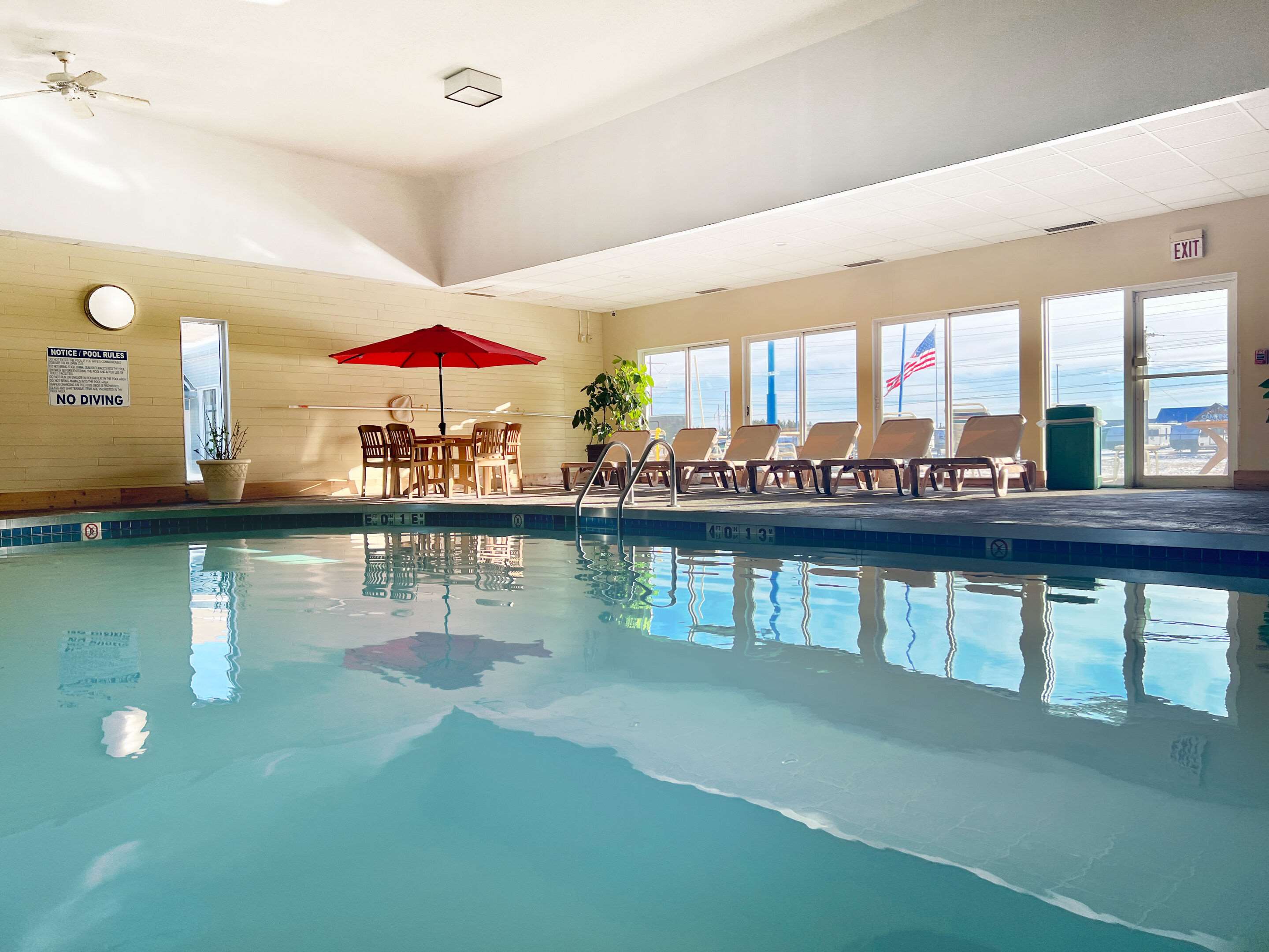 Indoor pool | Econo Lodge Rothschild