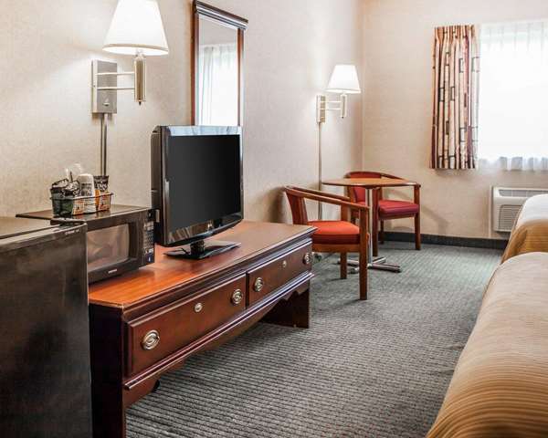  - Quality Inn Beloit - I-39 & I-90, Exit 185