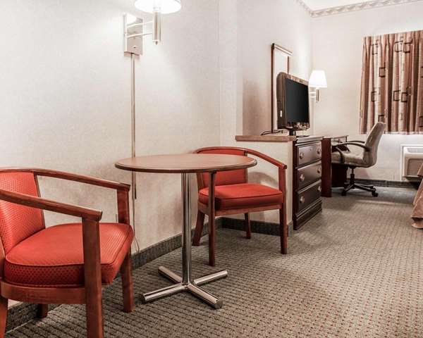 Suite - Quality Inn Beloit - I-39 & I-90, Exit 185