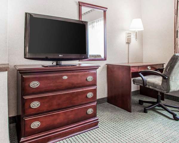 Suite - Quality Inn Beloit - I-39 & I-90, Exit 185
