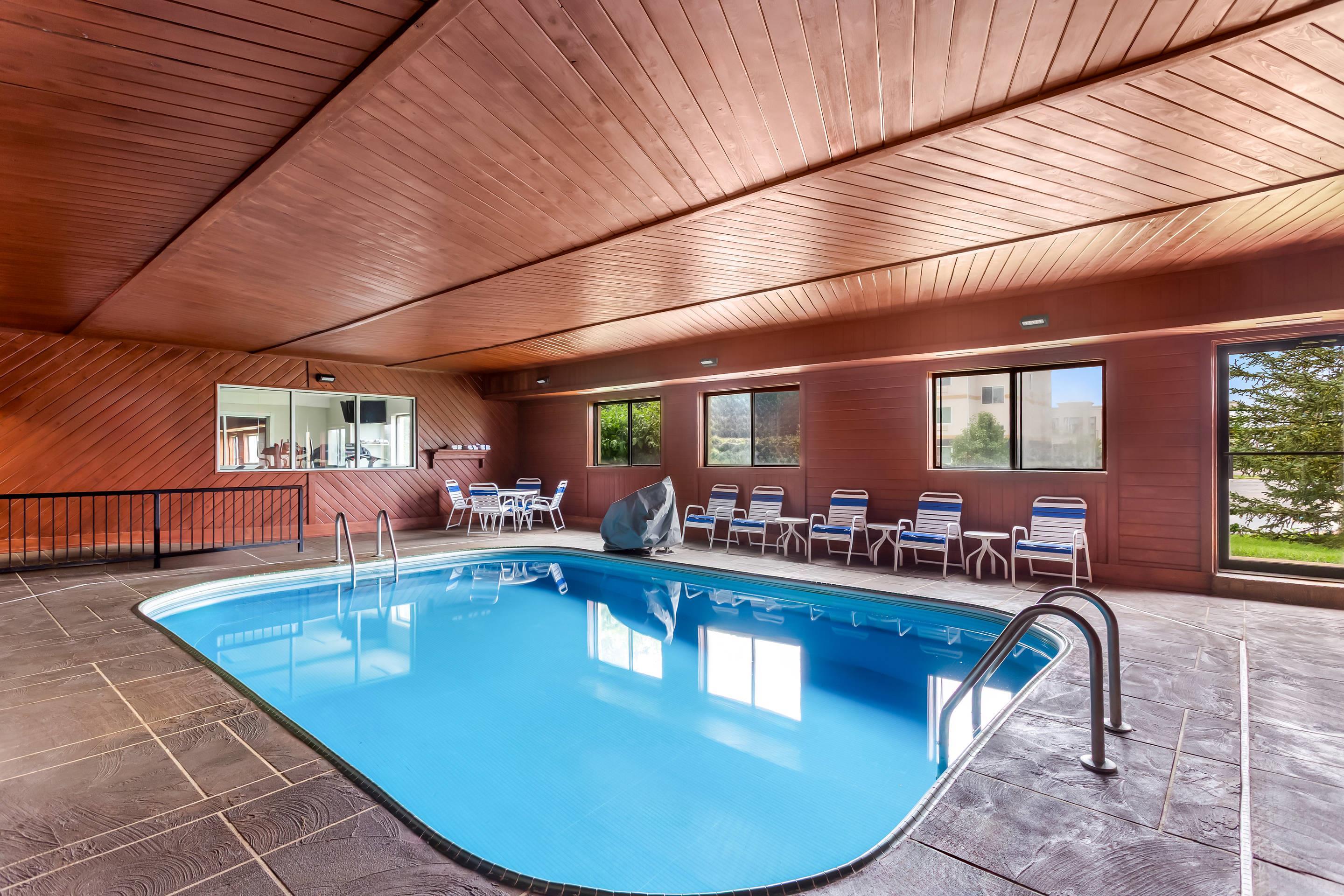 Indoor pool | Quality Inn