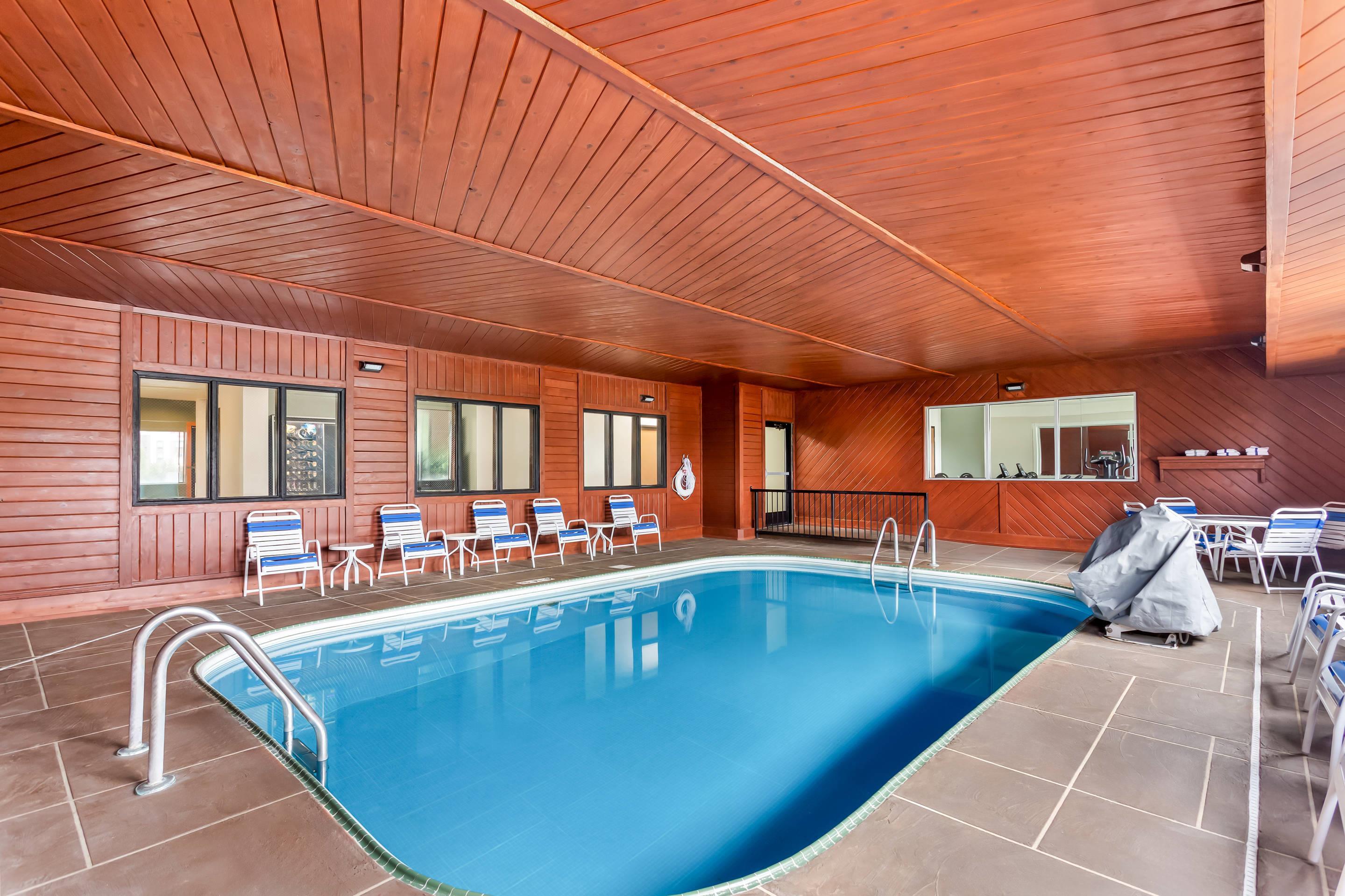 Indoor pool | Quality Inn